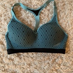 Victoria’s Secret Incredible sports bra 34 C